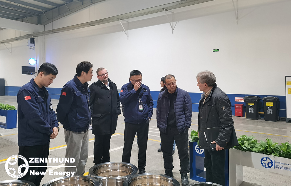 Solar Tracker (3) Solar Tracker (3)